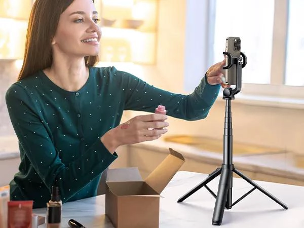 TRIPODE SELFIE EXTENSIBLE 1.5M CON SOPORTE Y OBTURADOR INALAMBRICO - 1