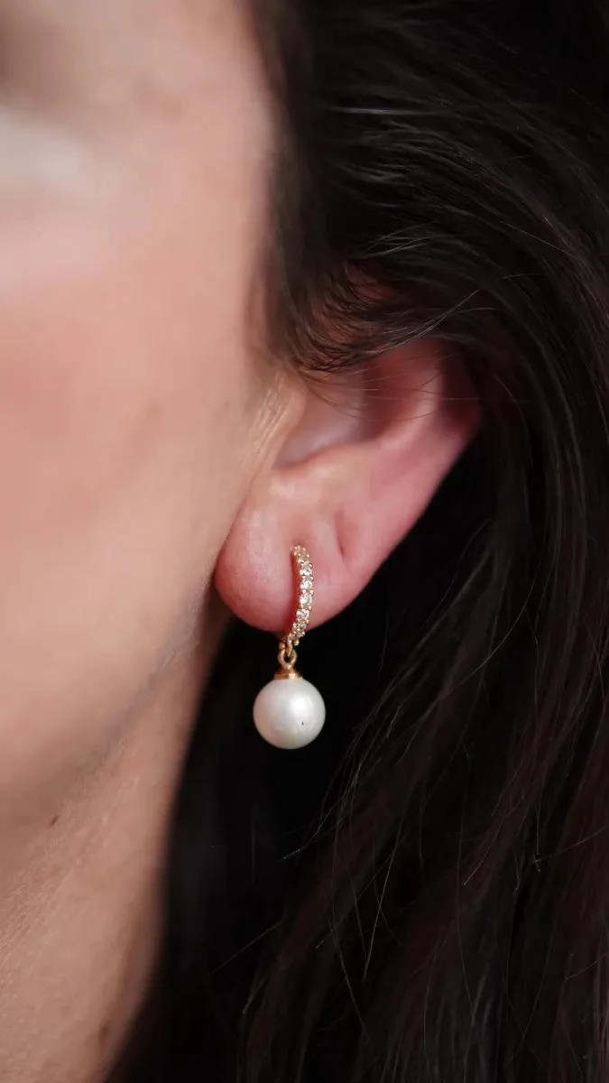 AROS ELEGANTES CON PERLAS Y ZIRCONIAS BAÑADOS EN ORO 14K - 7