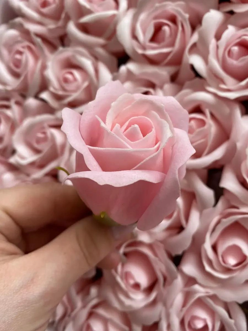 PACK DE 50 ROSAS DE JABON PARA DECORACION FLORAL - 2
