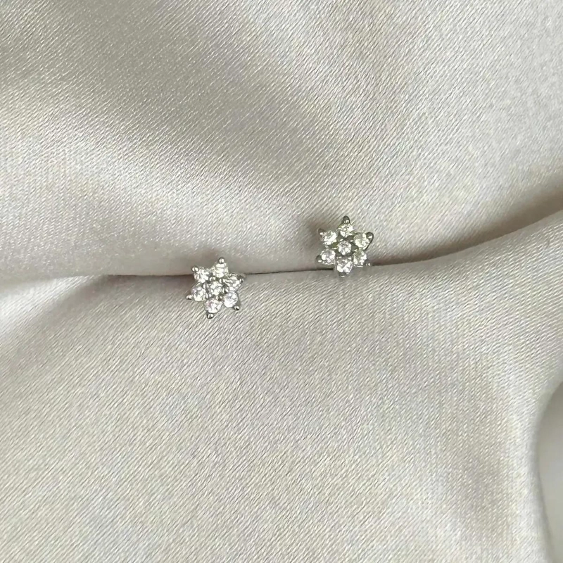 AROS PEQUEÑOS DE PLATA 925 CON DISEÑO FLORAL PARA PERFORACION - 2