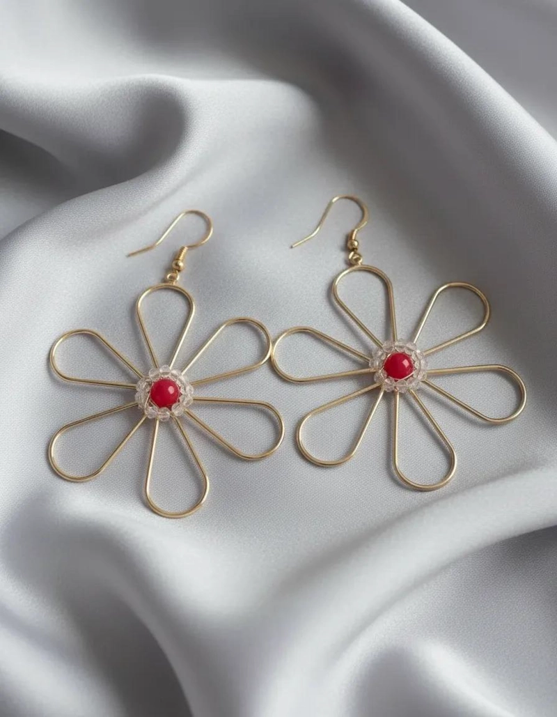 AROS DE FLOR GRANDE HECHOS A MANO CON BAÑO DE ORO Y PIEDRAS - 1