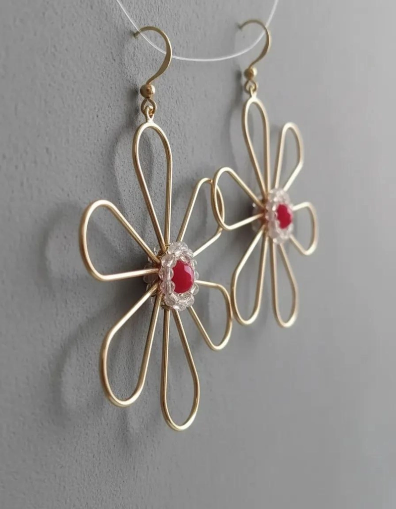 AROS DE FLOR GRANDE HECHOS A MANO CON BAÑO DE ORO Y PIEDRAS - 5