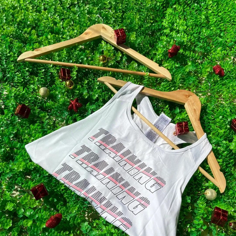 COLGADOR DE ROPA DE MADERA PARA POLERAS Y POLERONES 20 UNIDADES - 3