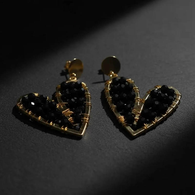 AROS LARGOS DE CORAZON CON PIEDRAS NEGRAS EN BAÑO DE ORO - 6