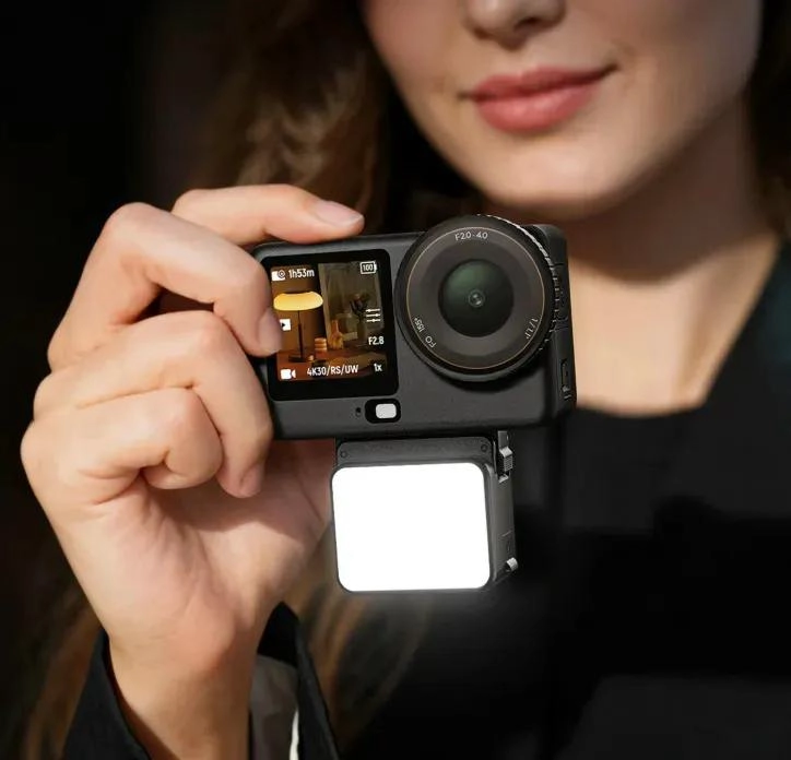 MINI LUZ DE RELLENO LED PORTATIL CON MONTURA RAPIDA - 3