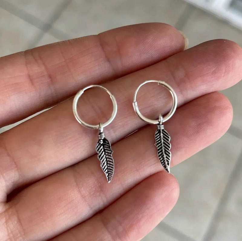 ARGOLLAS COLGANTES DE PLATA 925 CON DISEÑO DE PLUMA UNISEX - 2