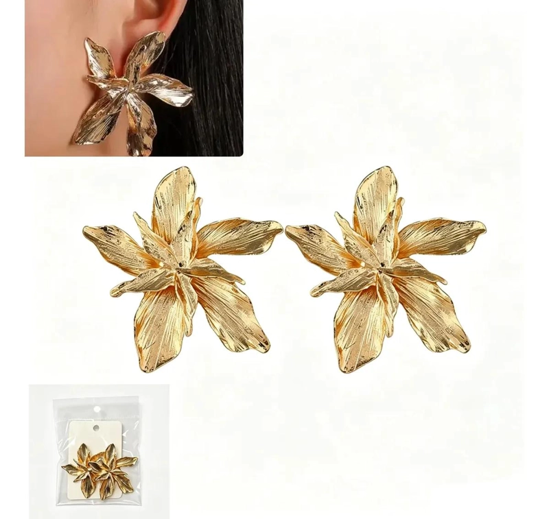 AROS DORADOS GRANDES CON DISEÑO FLORAL PARA EVENTOS Y MODA - 1