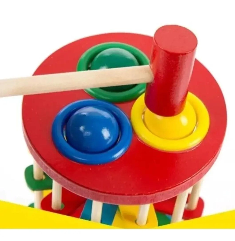 TORRE DE GOLPEO DE MADERA CON MARTILLO Y PELOTAS DE COLORES - 2