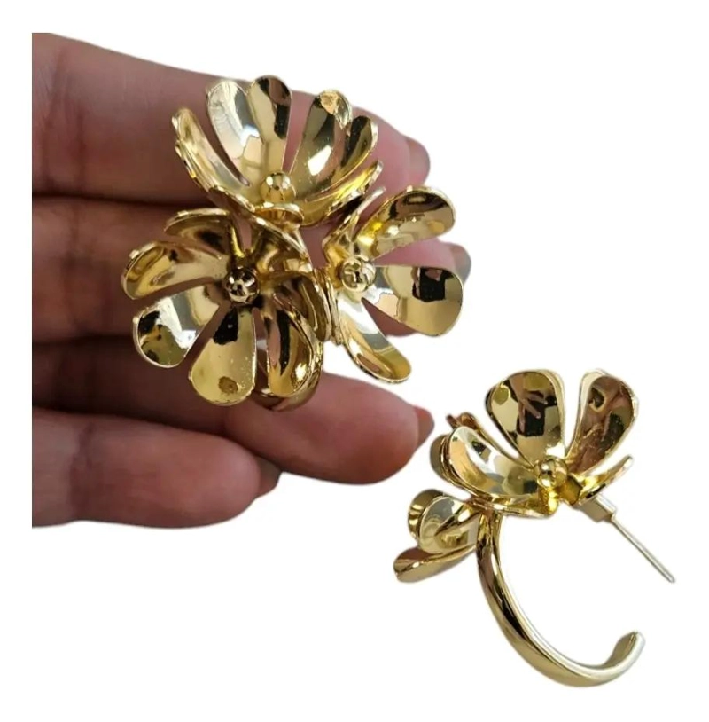 AROS GRANDES DE FLORES ENCHAPADOS EN ORO 18K PARA MODA - 1