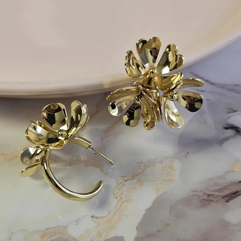 AROS GRANDES DE FLORES ENCHAPADOS EN ORO 18K PARA MODA - 4