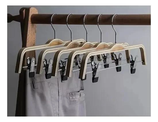 PACK DE 30 COLGADORES DE MADERA CON PINZA PARA PANTALONES - 5