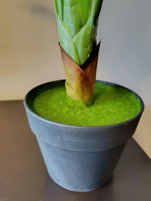PLANTA ARTIFICIAL TIPO DRACAENA CON MACETERO PLASTICO DE 120 CM - 4