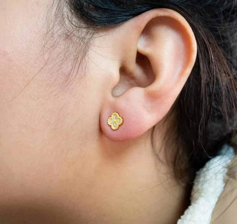 AROS CLOVER CON CIRCONIAS EN ORO LAMINADO 18K - 2