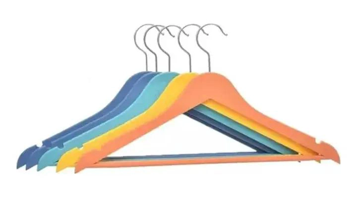 SET DE 10 COLGADORES ANTIDESLIZANTES PARA ROPA - 1