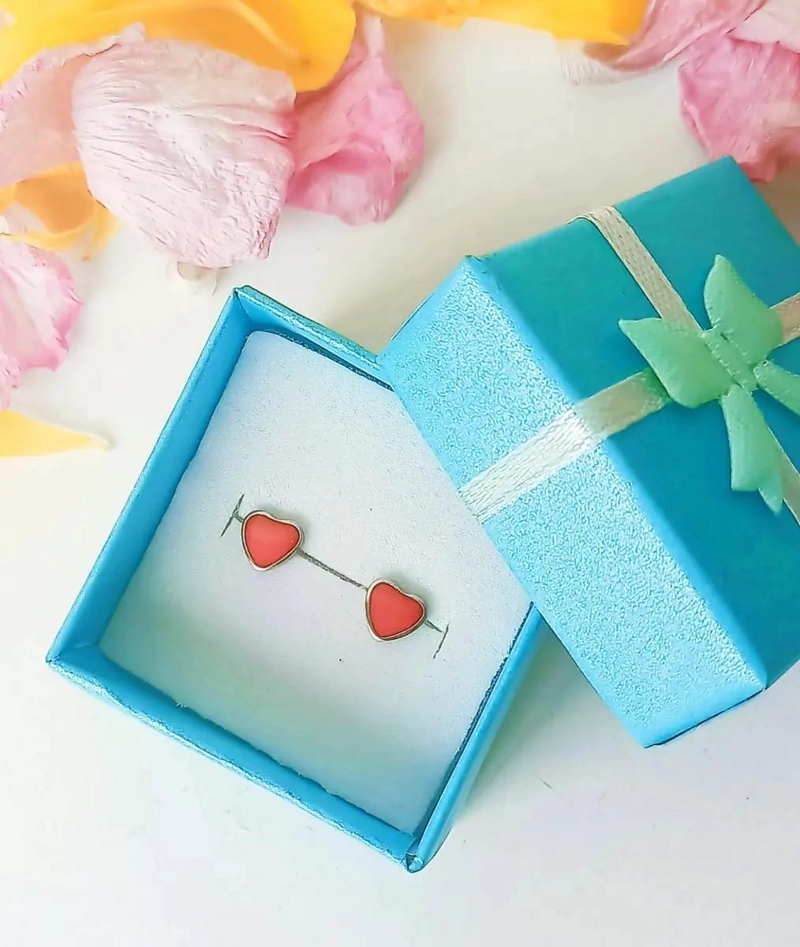 AROS DE CORAZON ROJO HIPOALERGE NICOS PARA BEBE - 2
