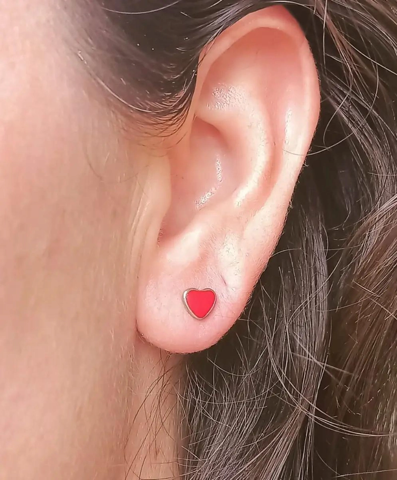 AROS DE CORAZON ROJO HIPOALERGE NICOS PARA BEBE - 3