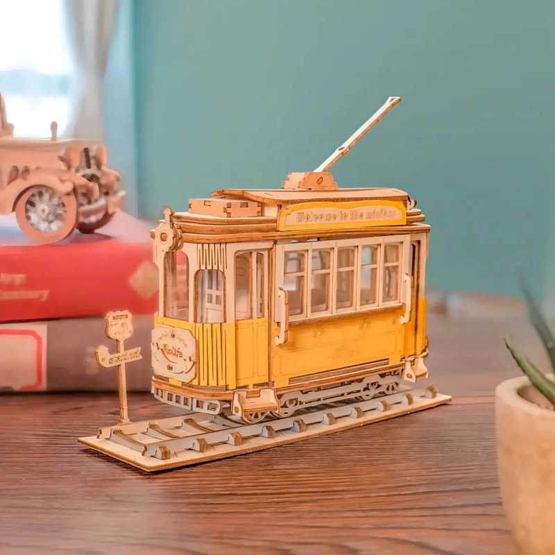 PUZZLE 3D DE MADERA TREN ARMABLE CON 145 PIEZAS - 3