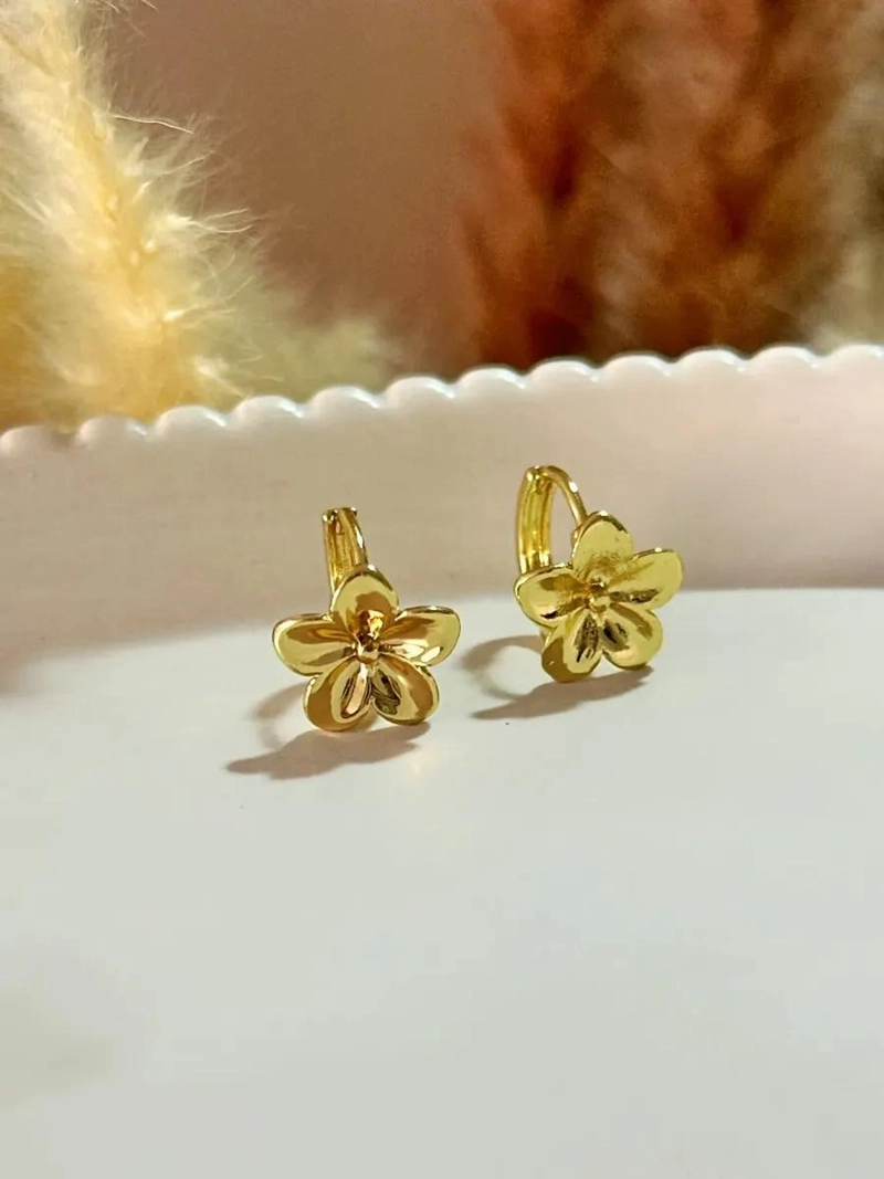 ARGOLLAS FLOR PARA MUJER EN BAÑO DE ORO 18K ELEGANTES Y DELICADAS - 1