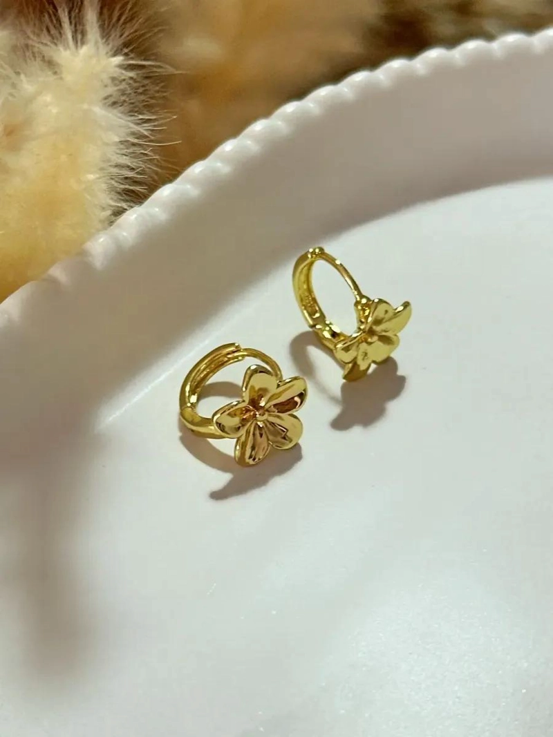 ARGOLLAS FLOR PARA MUJER EN BAÑO DE ORO 18K ELEGANTES Y DELICADAS - 2