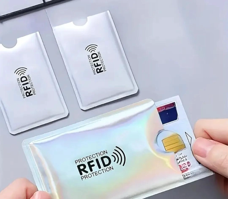 FUNDA PROTECTORA PARA TARJETAS CON DISEÑO ANTIRROBO - 4