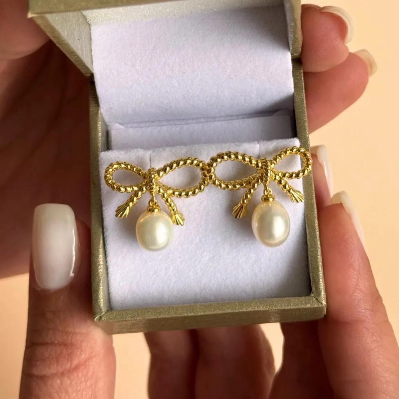 AROS ELEGANTES BAÑADOS EN ORO CON PERLAS NATURALES - 3