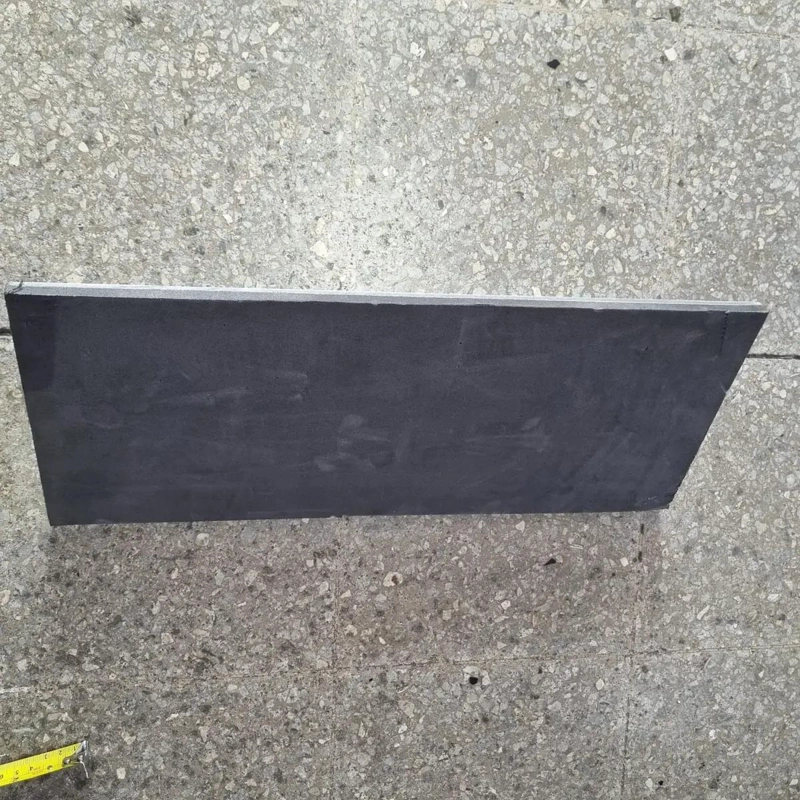 LLANA DE GOMA CON MANGO DE MADERA 47X20 CM - 2