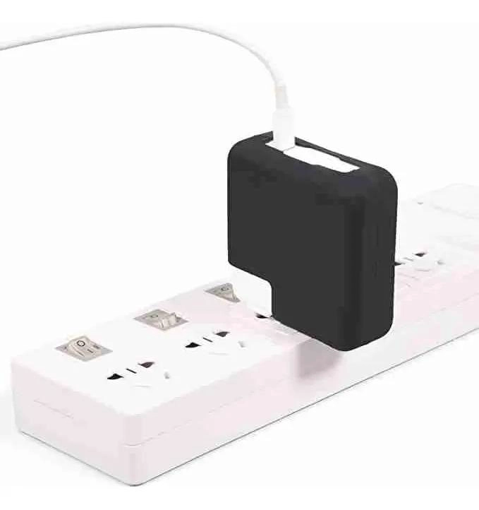 FUNDA DE SILICONA COLORIDA PARA CARGADOR DE MACBOOK 60W 61W 67W - 4