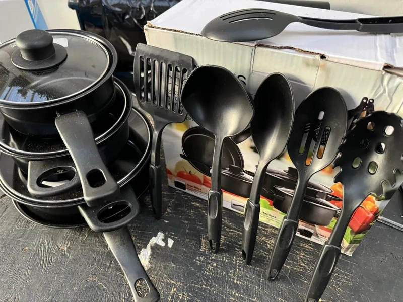 SET DE COCINA COMPLETO CON 13 PIEZAS ANTIADHERENTES PARA USO DIARIO - 3