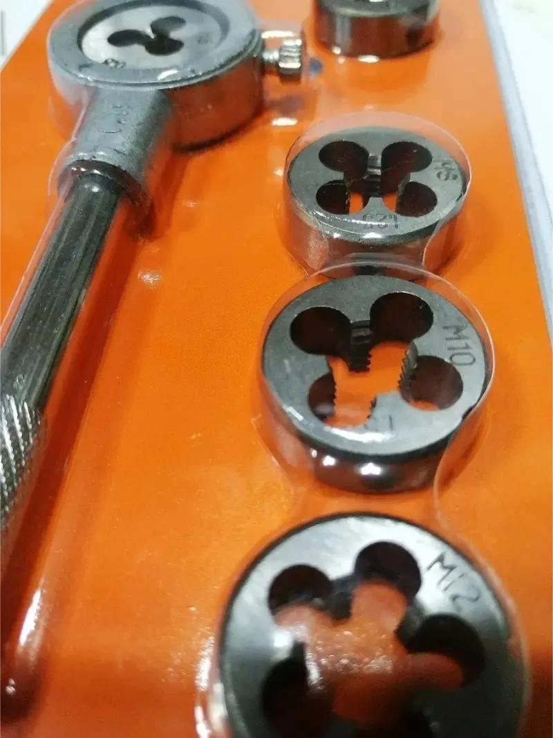 SET DE TARRAJAS HEMBRAS DE ACERO - 8 PIEZAS - 1