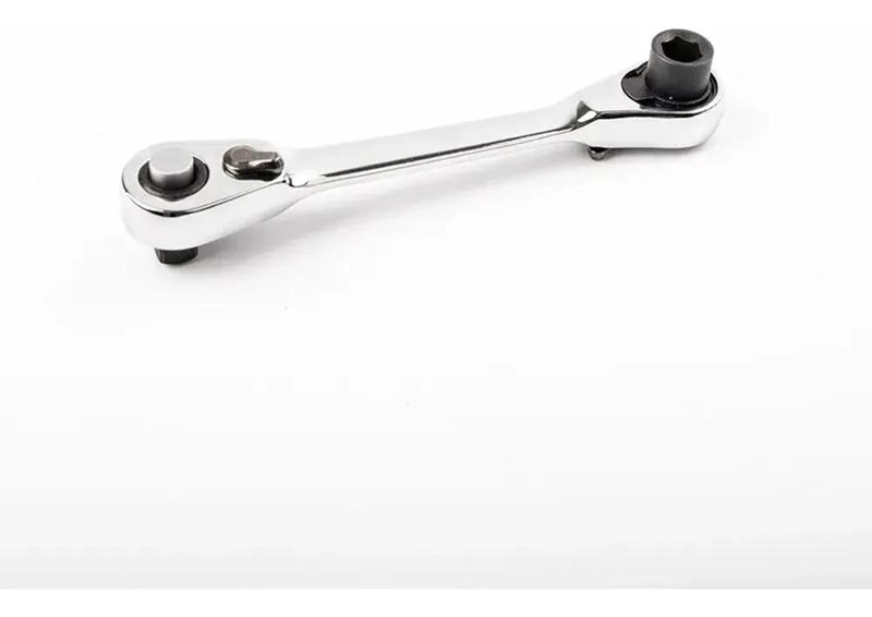 JUEGO DE LLAVES TRINQUETE COMPACTO CON DADOS INTERCAMBIABLES - 6