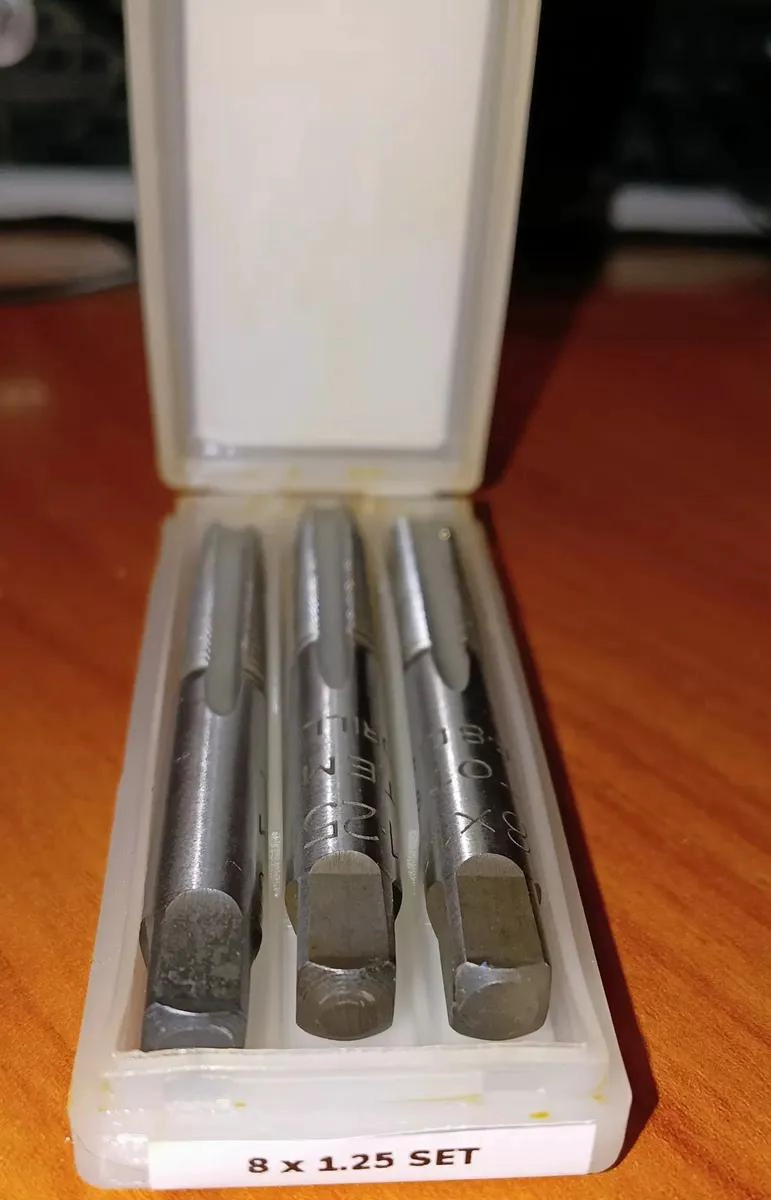 JUEGO DE MACHOS M8 X 1,25 - 2