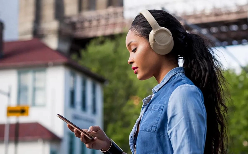 AURICULARES INALAMBRICOS CON SONIDO POTENTE Y DISEÑO ELEGANTE - 7