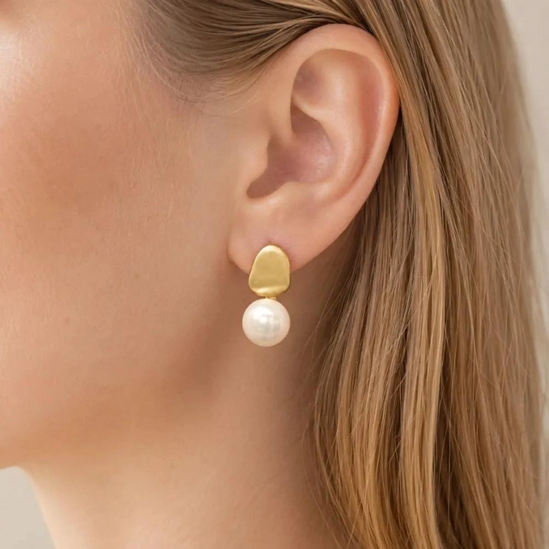 AROS ELEGANTES DE PERLAS NATURALES BAÑADOS EN ORO - 2