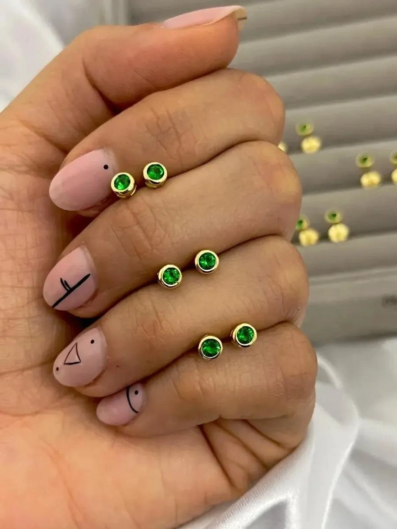 ARETES DE ORO LAMINADO 18K CON DISEÑO ELEGANTE Y MODERNO - 2