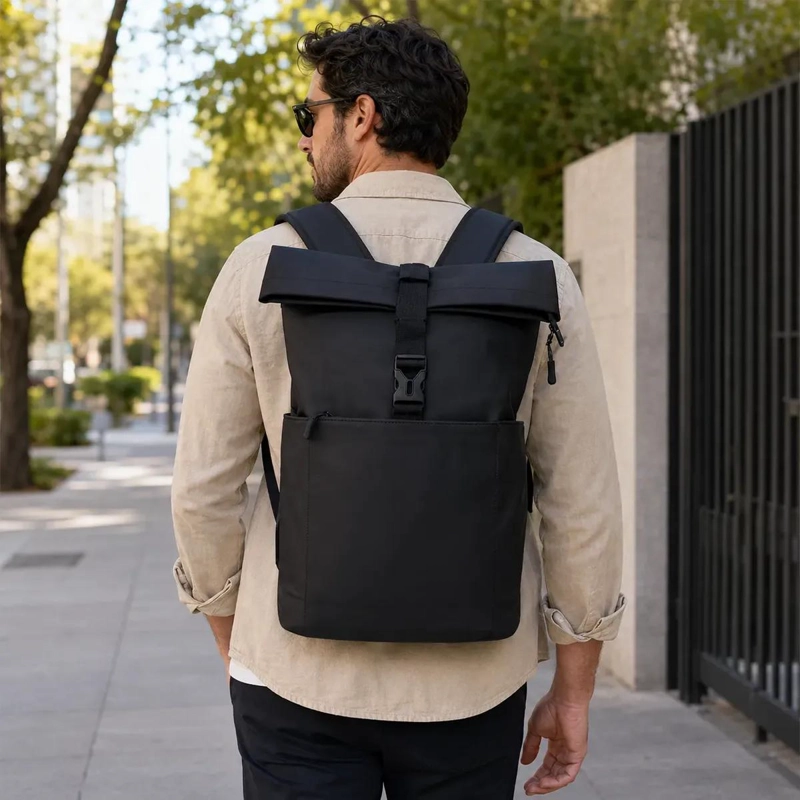 MOCHILA URBANA IMPERMEABLE CON APERTURA TRASERA Y ERGONOMIA - 1