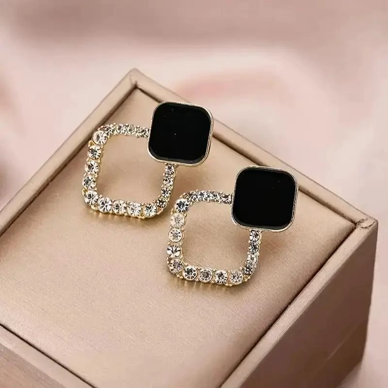 AROS DE FIESTA CON STRASS Y BOLSA PARA JOYAS INCLUIDA - 4