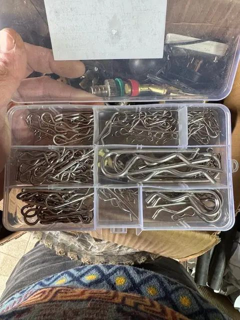 SET DE CHAVETAS Y SEGUROS TIPO R CON 150 UNIDADES - 2