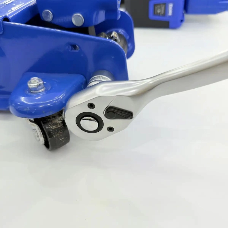 LLAVE ABOCINADA COLOR PLATEADO CON ACABADO CROMADO 1/2 PARA USO PROFESIONAL - 3