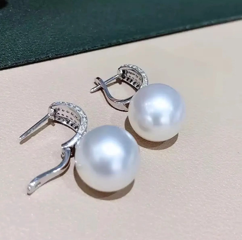 AROS DE PERLAS BLANCAS CON BRILLANTES MICROCIRCONES - 4