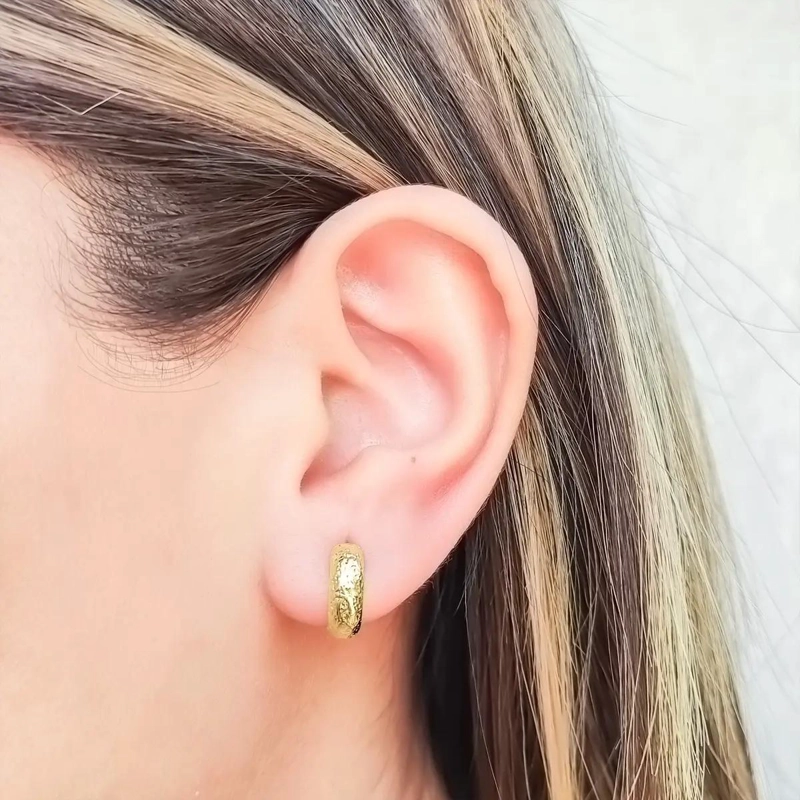 AROS ARGOLLAS MARTILLADA ENCHAPADA EN ORO 18K 12MM - 4