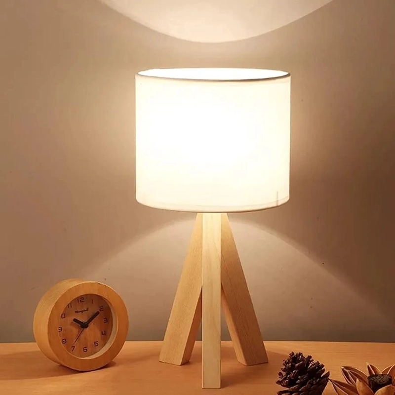 LAMPARA DE NOCHE MODERNA CON BASE DE MADERA Y PANTALLA DE TELA - 1