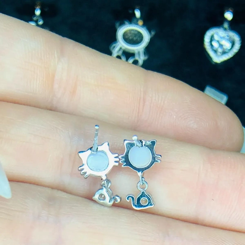 AROS COLGANTES DE GATITO EN PLATA 925 CON DETALLES ELEGANTES - 3