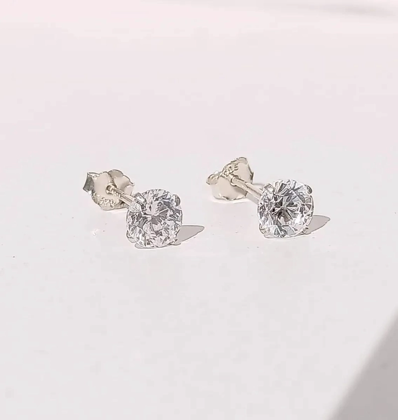PENDIENTES DE PLATA CON ZIRCONIA 5MM ELEGANTES Y CLASICOS - 4