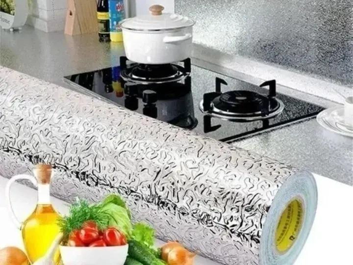 PAPEL ALUMINIO AUTOADHESIVO LAVABLE PARA COCINA - 1