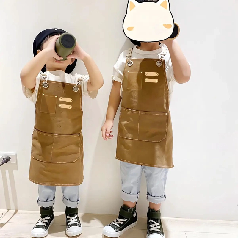 DELANTAL INFANTIL NEGRO PARA COCINAR Y PINTAR - 2