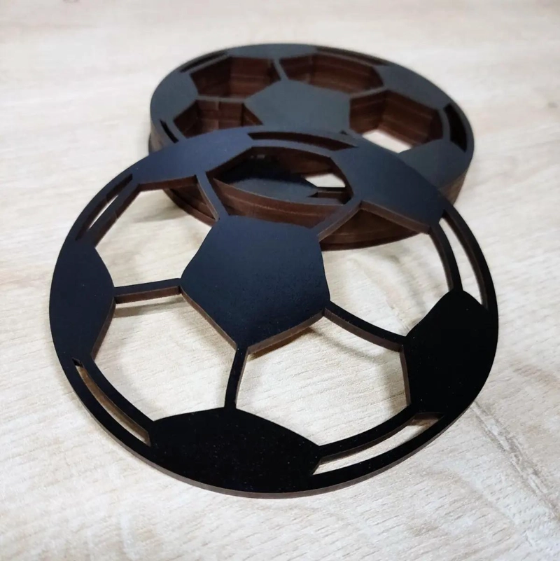 SET DE 6 POSAVASOS DE MADERA CON DISEÑO DE FUTBOL - 5