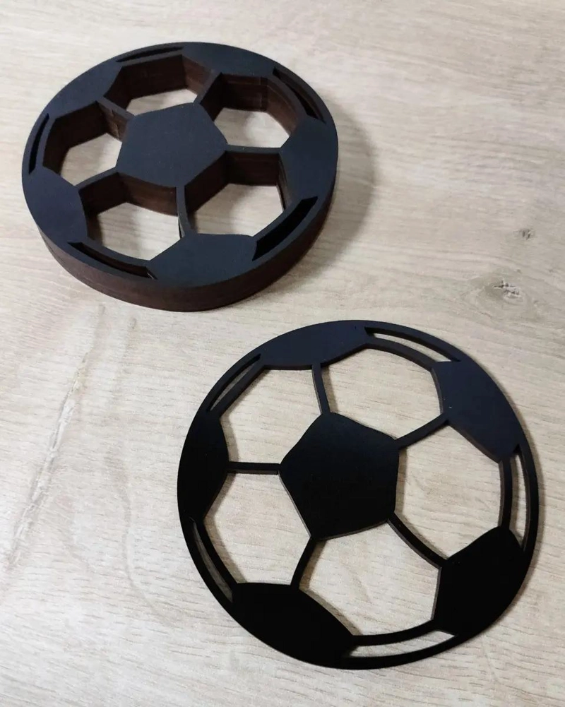 SET DE 6 POSAVASOS DE MADERA CON DISEÑO DE FUTBOL - 6