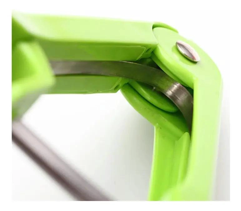 UTENSILIO PARA DESHUESAR ACEITUNAS Y FRUTAS COLOR VERDE - 4