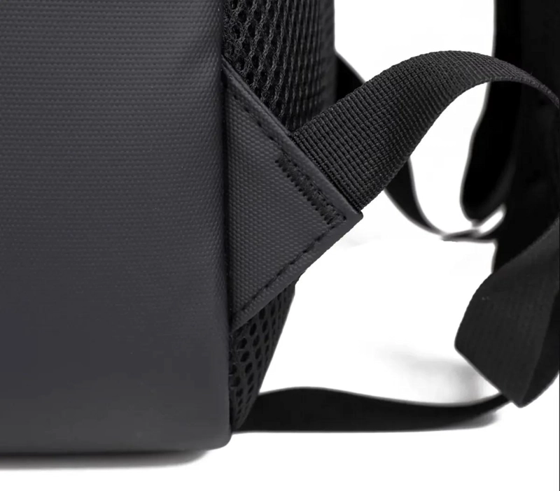 MOCHILA EJECUTIVA IMPERMEABLE CON PUERTO USB Y ANTIRROBO - 6