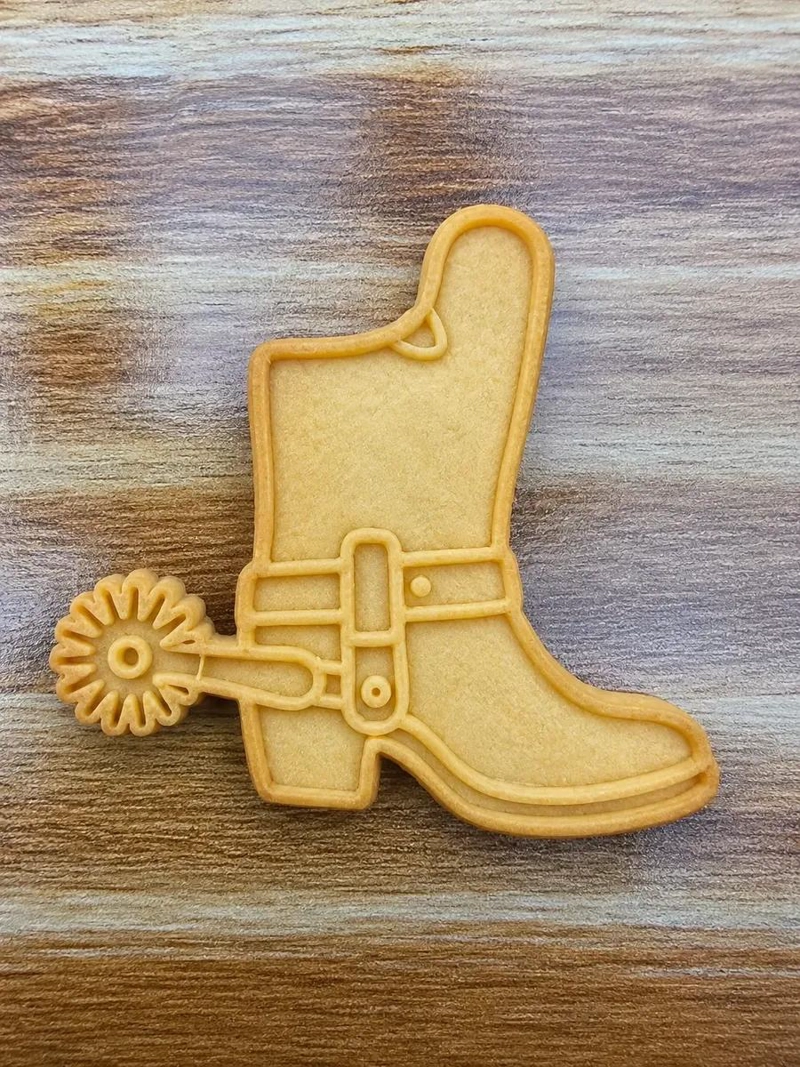 SET DE 5 CORTADORES Y SELLOS PARA GALLETAS CON DISEÑOS PATRIOS DE 8 CM - 5